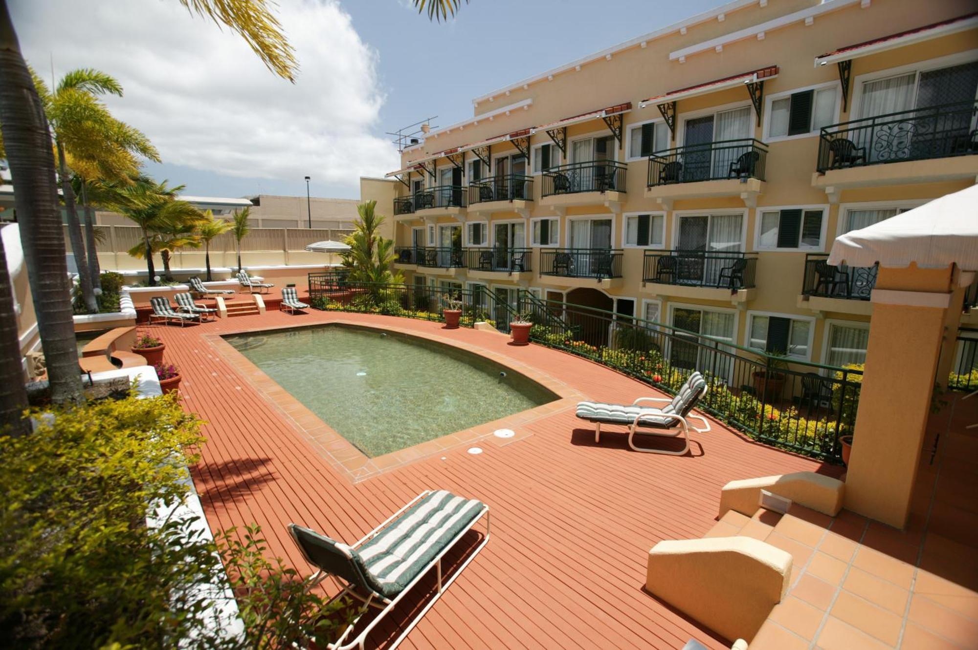 קאירנס Il Palazzo Holiday Apartments מראה חיצוני תמונה