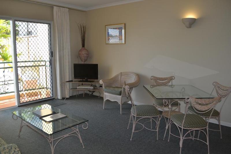 קאירנס Il Palazzo Holiday Apartments מראה חיצוני תמונה