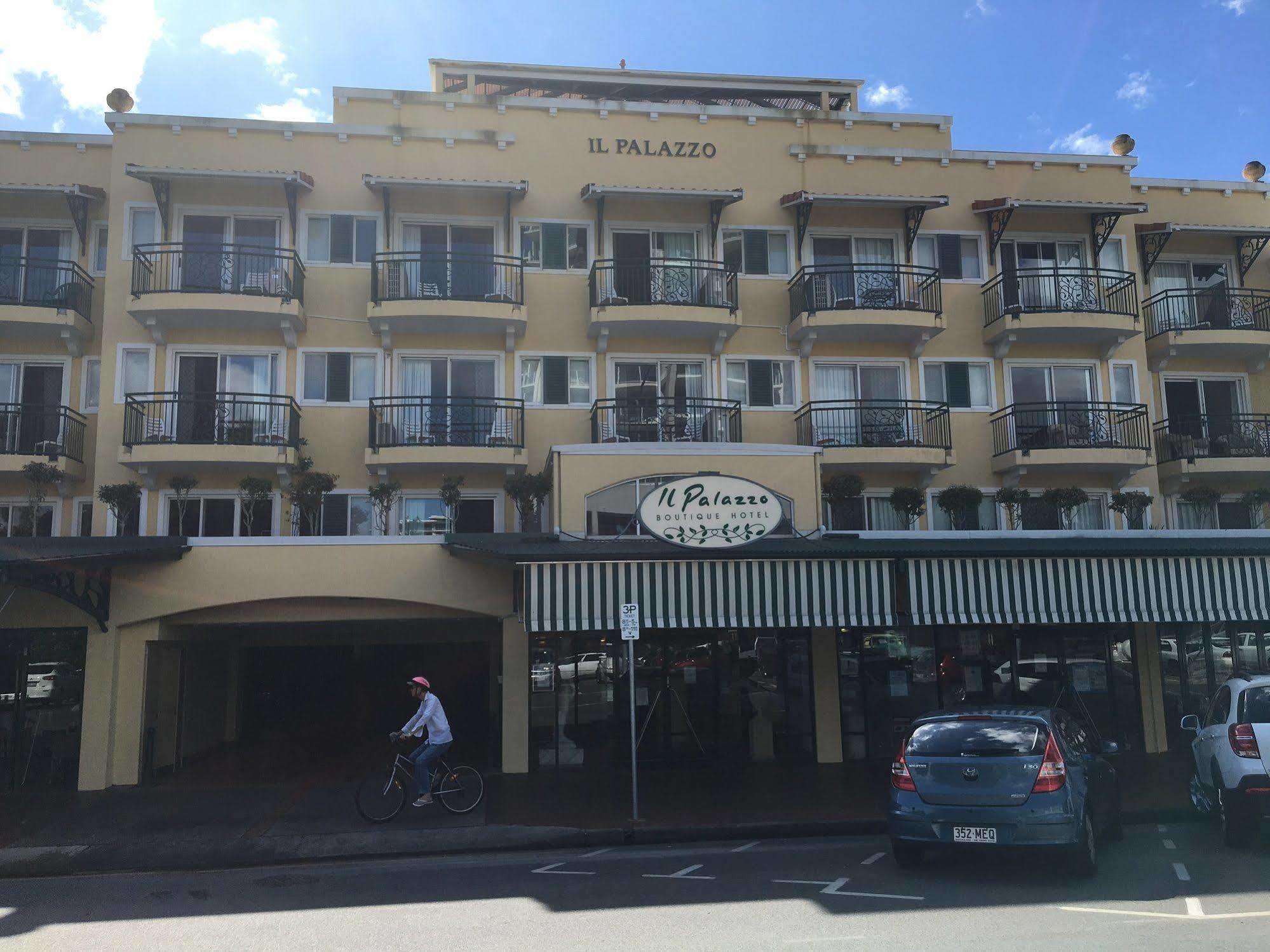 קאירנס Il Palazzo Holiday Apartments מראה חיצוני תמונה