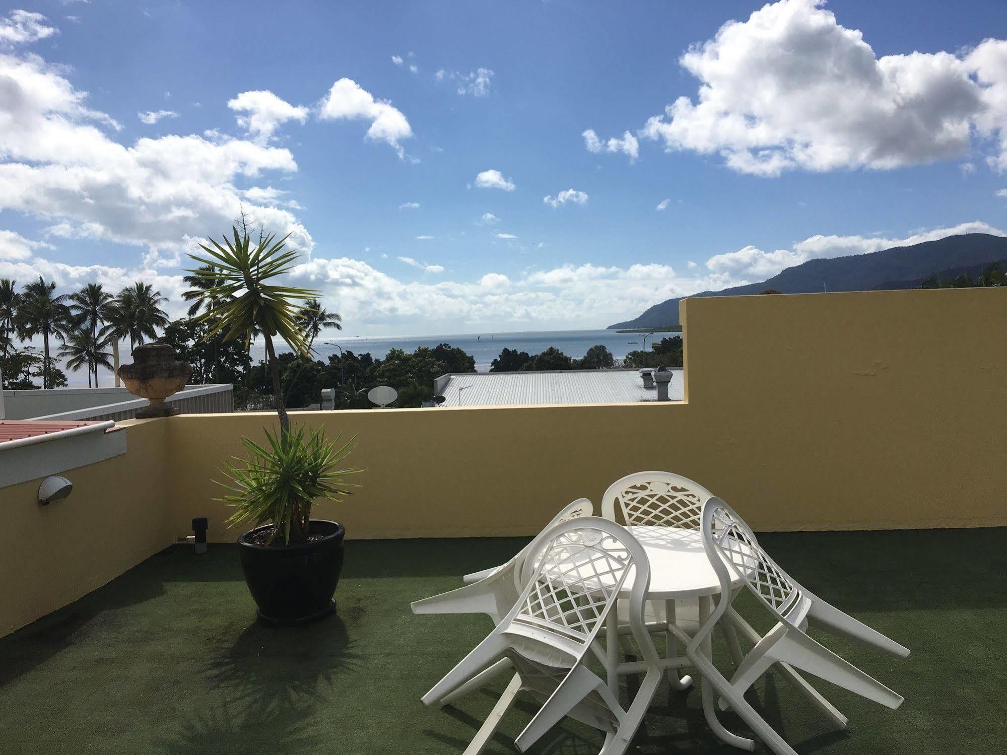 קאירנס Il Palazzo Holiday Apartments מראה חיצוני תמונה