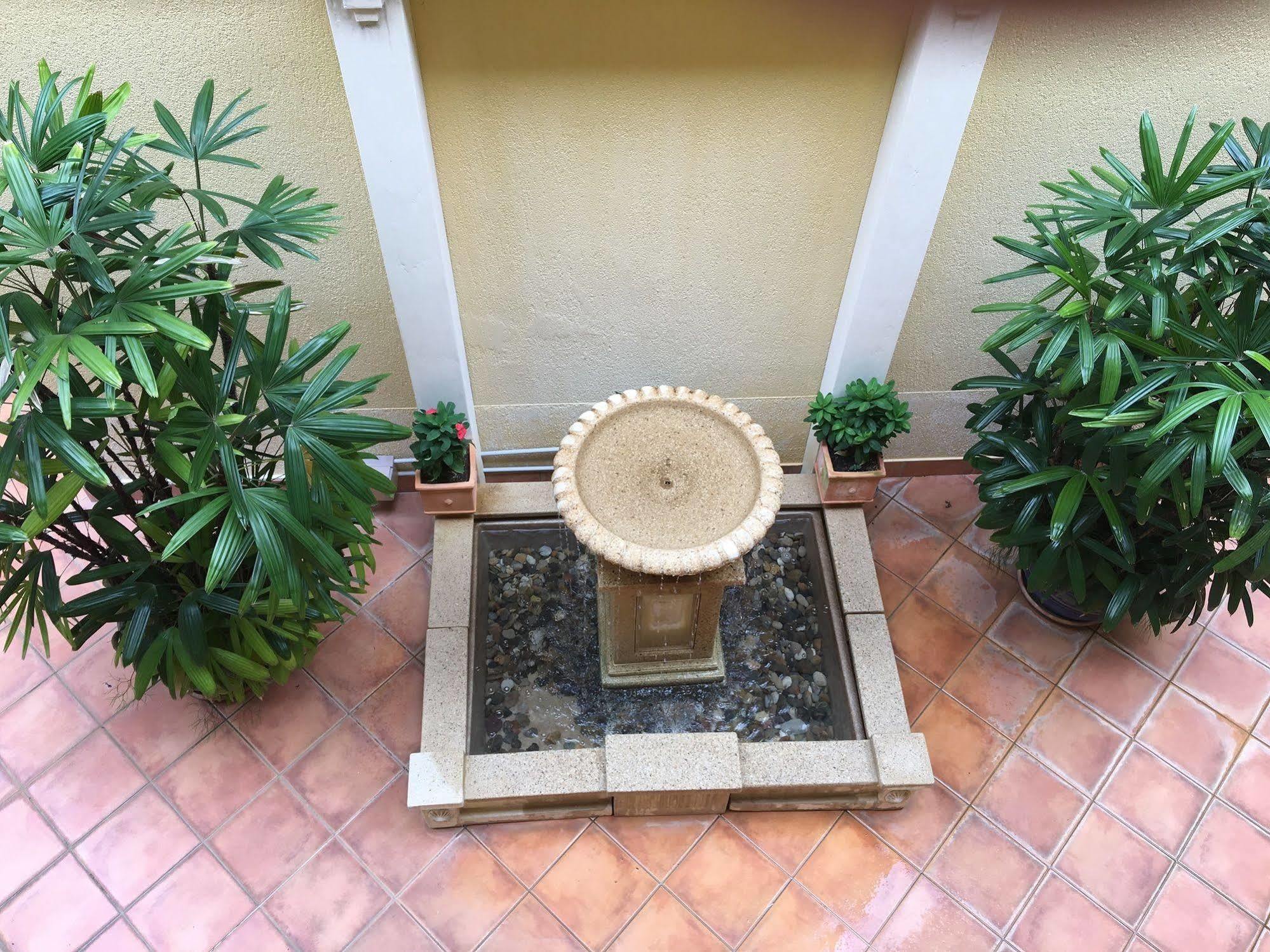 קאירנס Il Palazzo Holiday Apartments מראה חיצוני תמונה