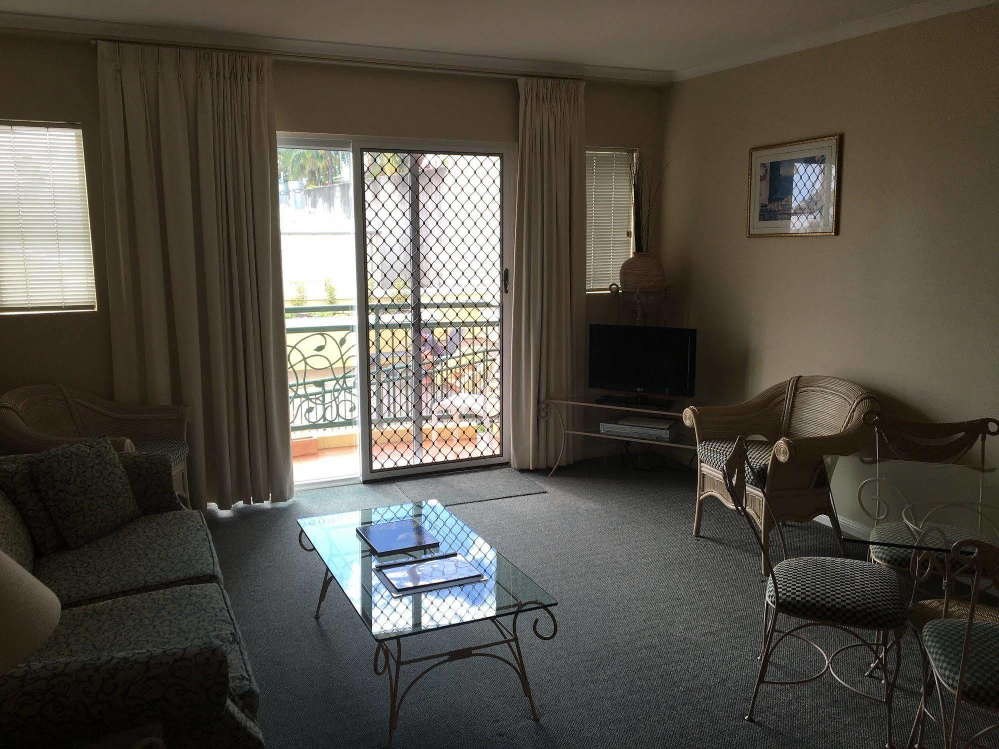 קאירנס Il Palazzo Holiday Apartments מראה חיצוני תמונה