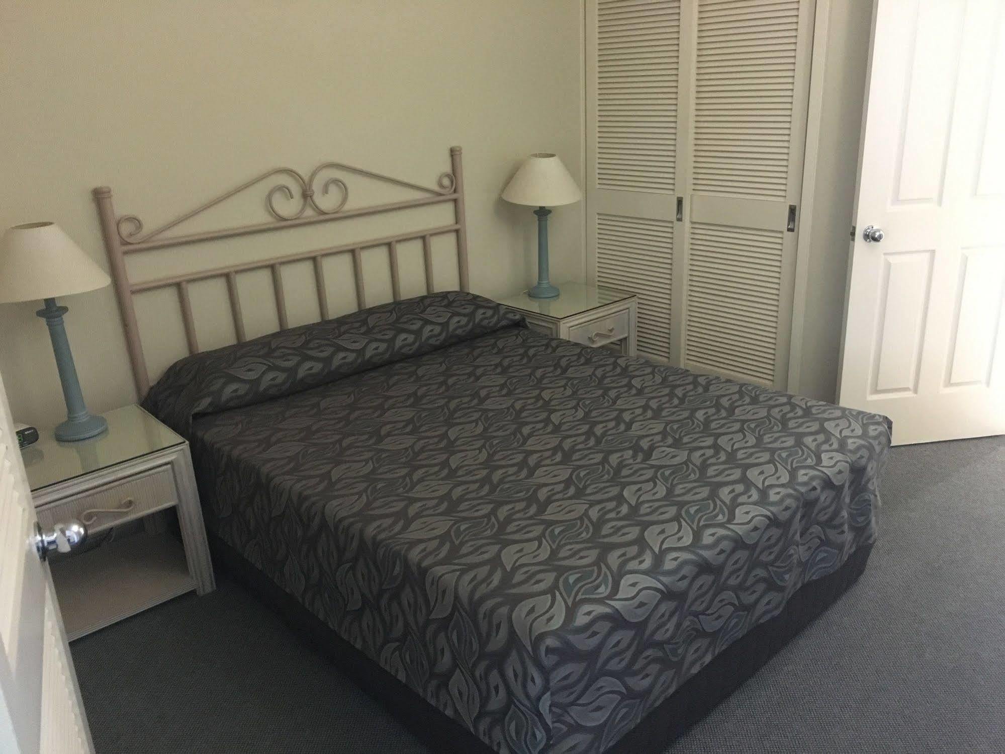 קאירנס Il Palazzo Holiday Apartments מראה חיצוני תמונה