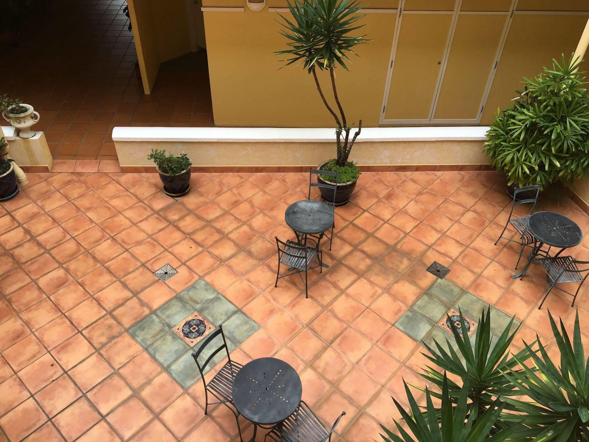 קאירנס Il Palazzo Holiday Apartments מראה חיצוני תמונה
